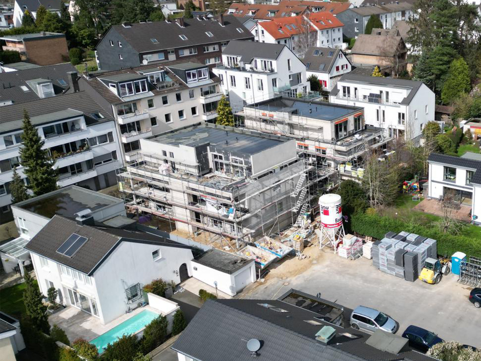 Qualitätskontrolle auf einer Baustelle